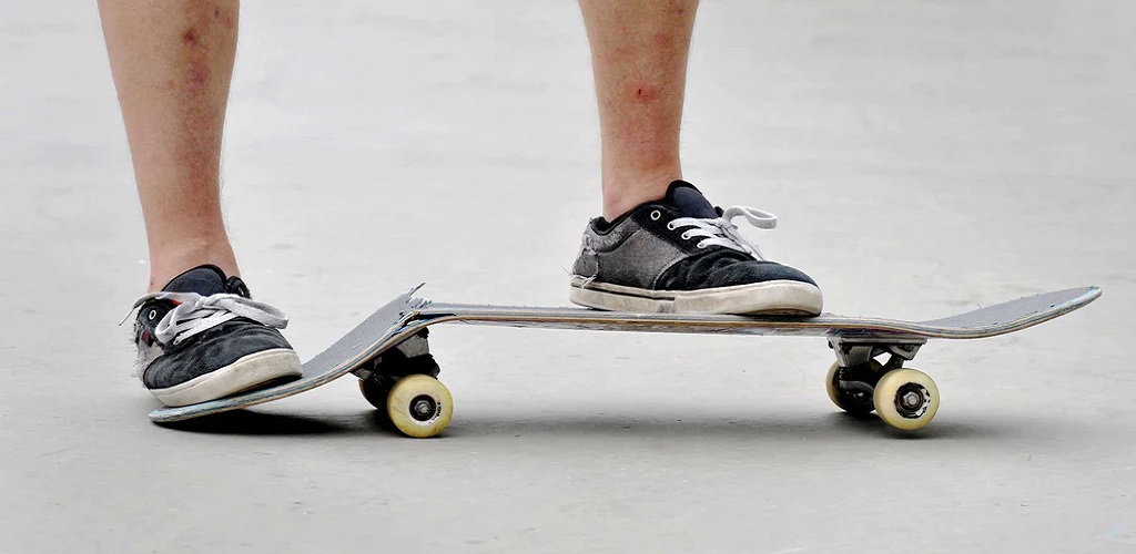 skateboard deck weight