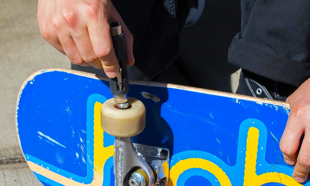 How to assemble trucks on a skateboard