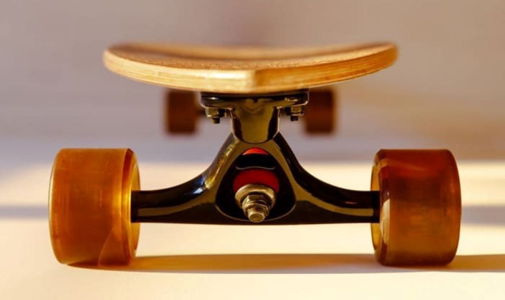 How do I choose skating wheels