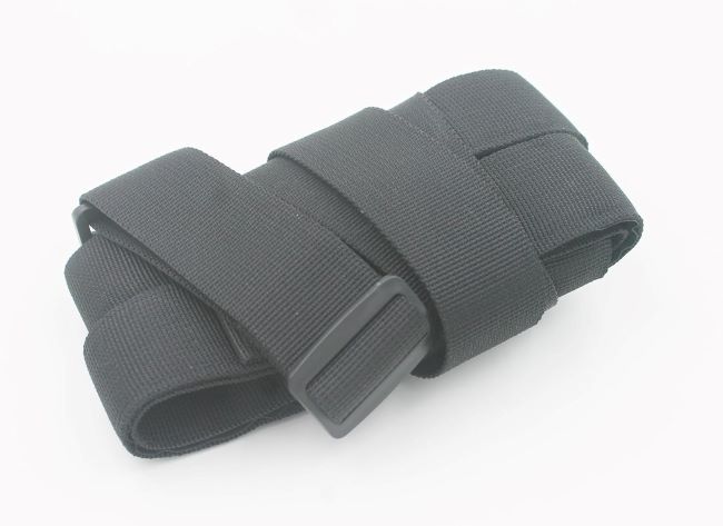 Durable black YYST skateboard shoulder strap for easy hands-free carrying