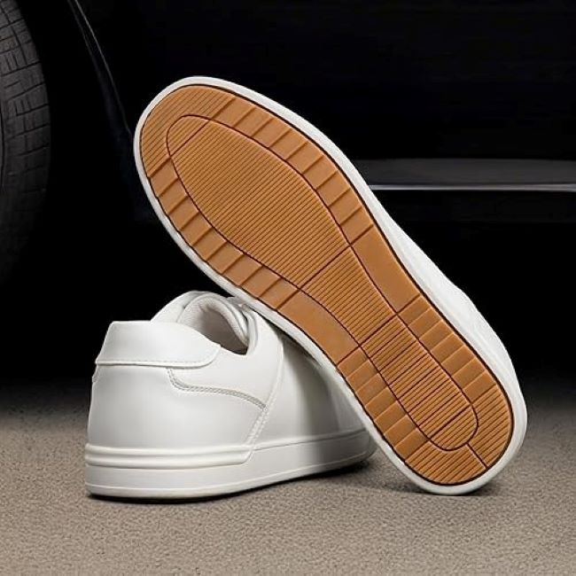 Side view of Bruno Marc men’s skate sneakers stylish and versatile