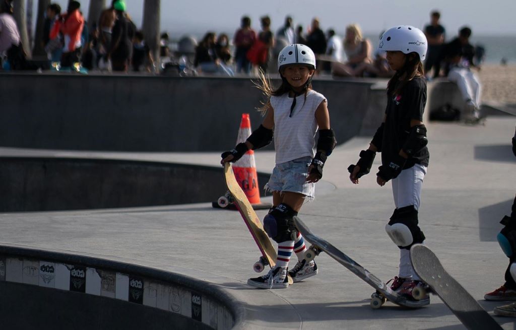 Skater wearing a modern skateboard helmet that combines protection, comfort, and style